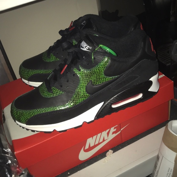 nike green python